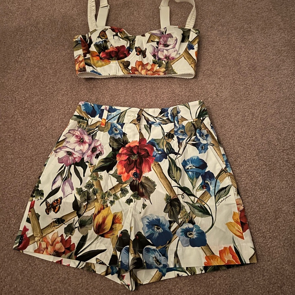 Dolce and Gabanna beautiful set worn once great condition